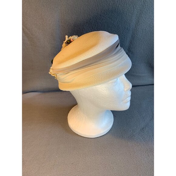 Ladies Ivory Hat with Gray Fabric Band and Small Flowers Sz 22 Vintage - Picture 5 of 9